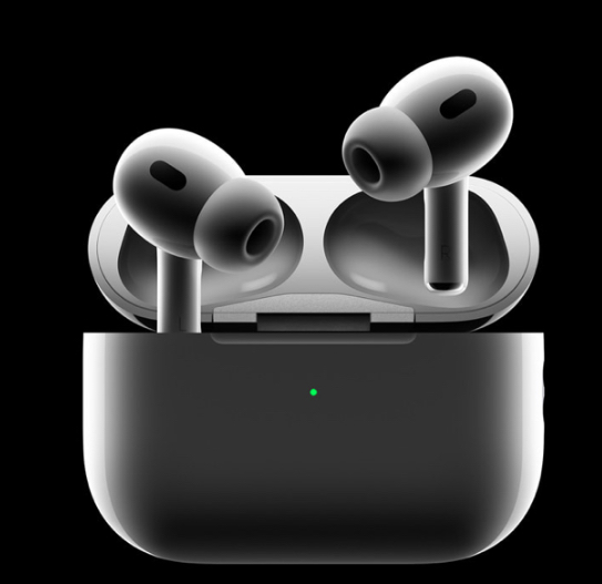 Auriculares inalámbricos con su estuche de carga abierto
